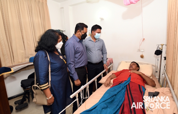 WAR VETERAN INMATES HONOURED BY COMMANDER OF THE AIR FORCE AT ‘MIHINDU SETH MEDURA’, ATTIDIYA